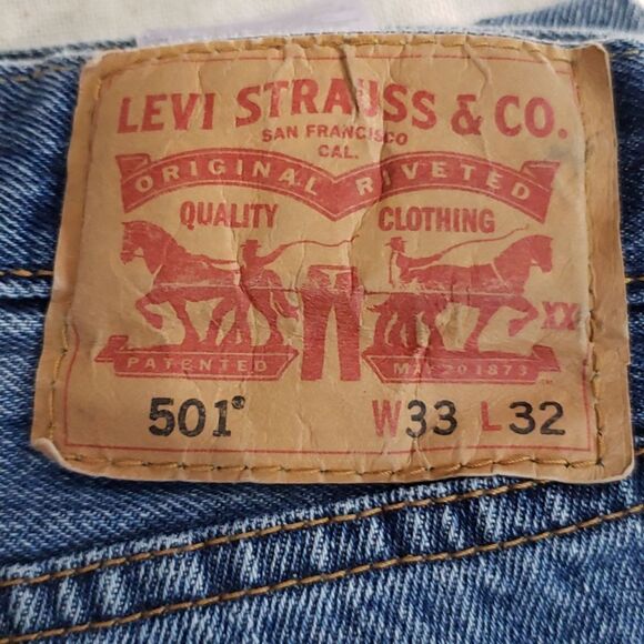 Levi's 501xx Jeans Mens 33x32 Denim Medium Wash Authentic Button Fly - Picture 2 of 5